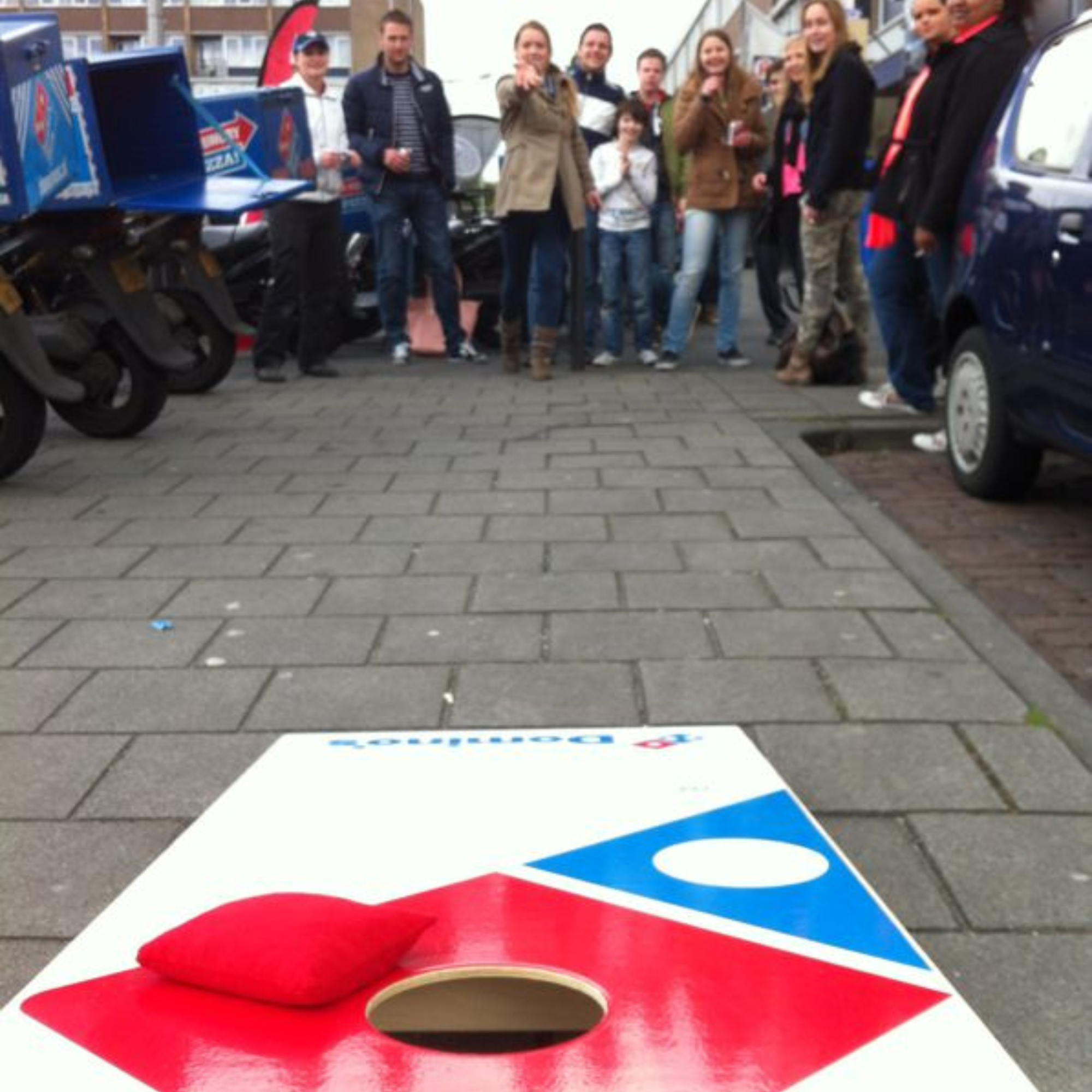 Dominos - cornhole